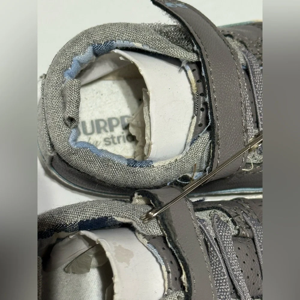 Suprize by Stride Rite Gray Sneakers with Velcro Straps size 6-12 mths